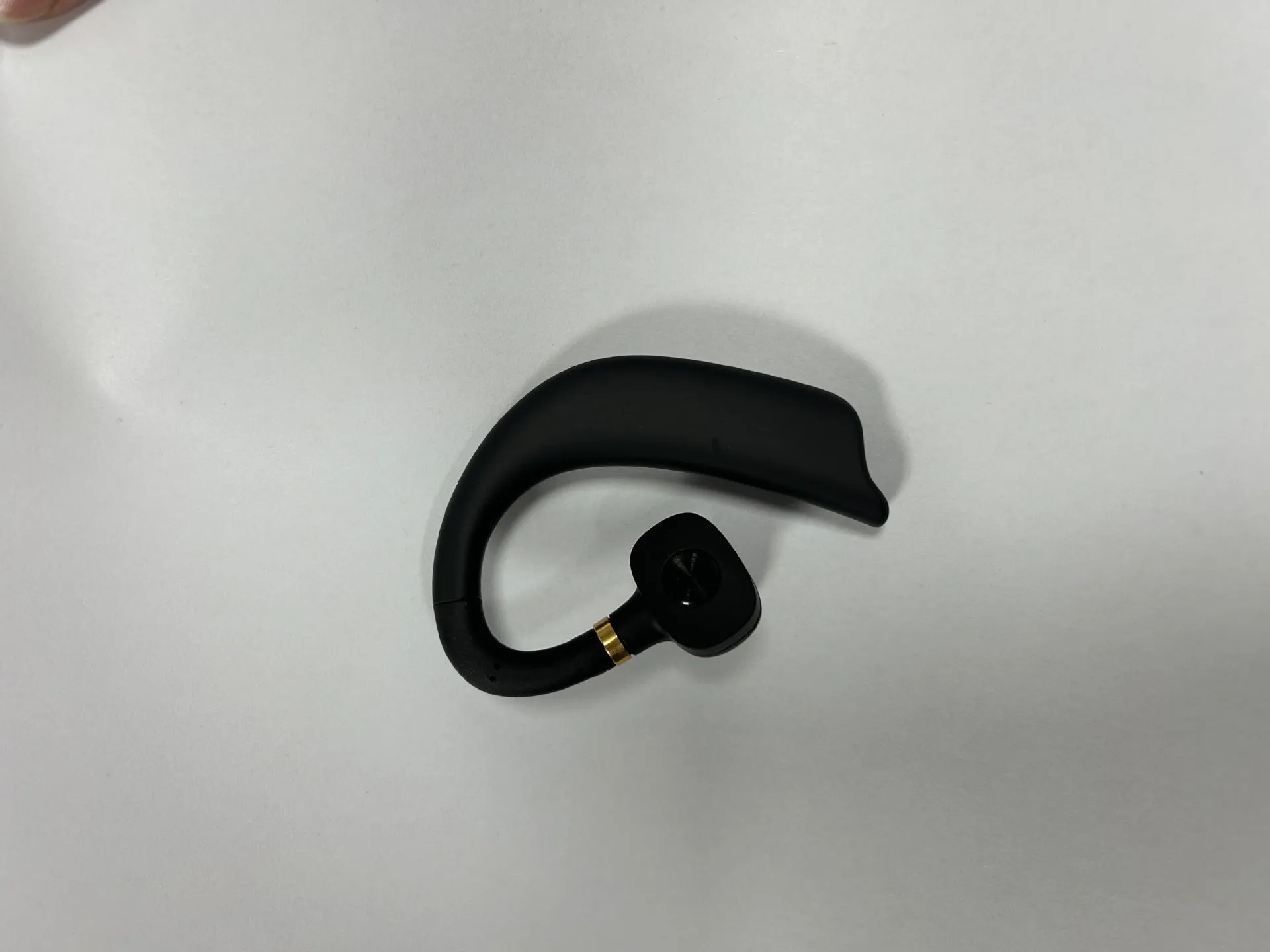 FsrdGT X23 single ear Bluetooth headset with ear hook design, plastic body, black colour
