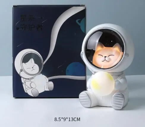 Starry sky projection night light in cute resin animal shapes including a bear, powered by USB or batteries.