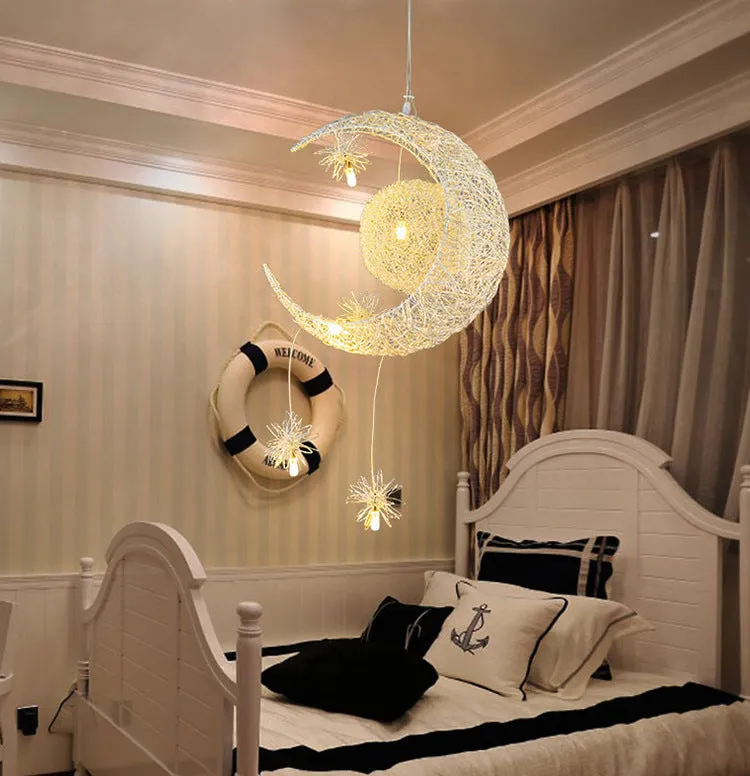 Aluminium wire star moon chandelier with zinc alloy frame and adjustable suspension.