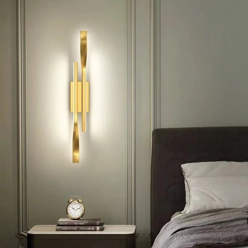 Nordic style 42cm wall lamp in black or gold with three colour light settings