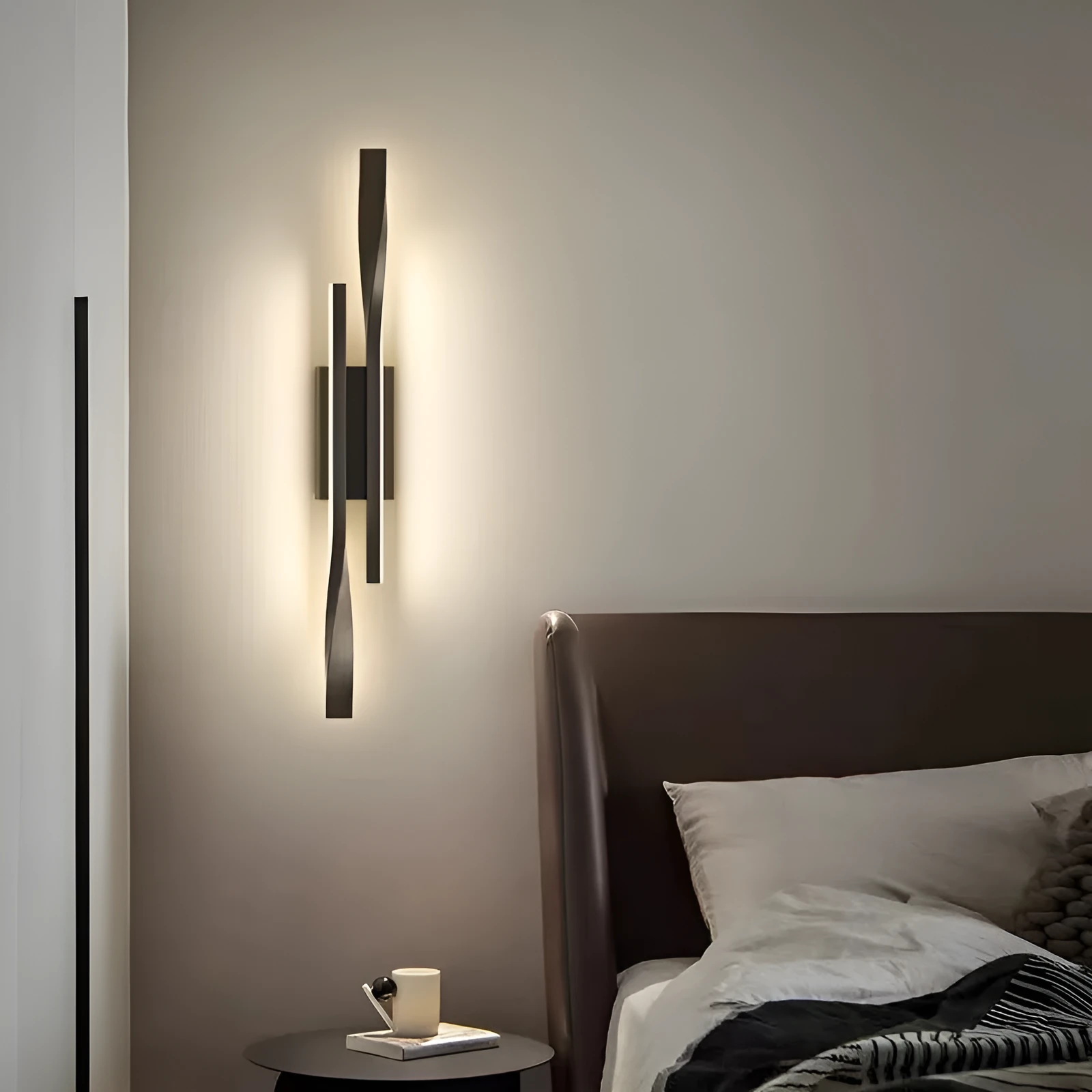 Nordic style 42cm wall lamp in black or gold with three colour light settings