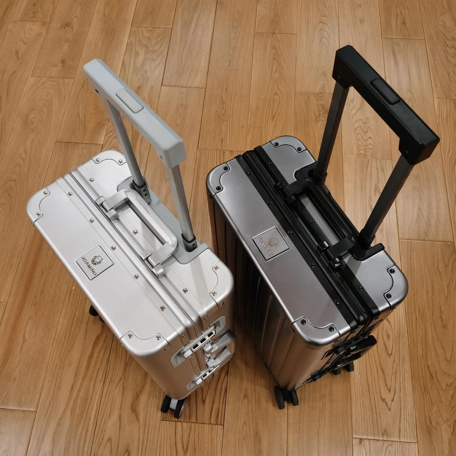 Aluminium magnesium alloy luggage case with stripe pattern in black, gun colour, silver or metallic blue