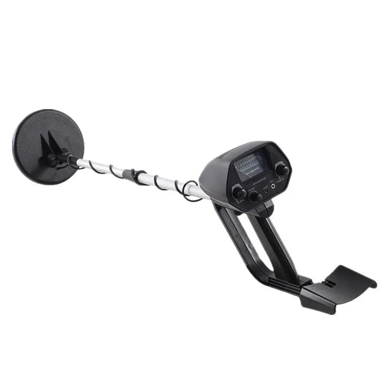 Underground metal detector for beginners with 1 metre range and audible alarm on grass
