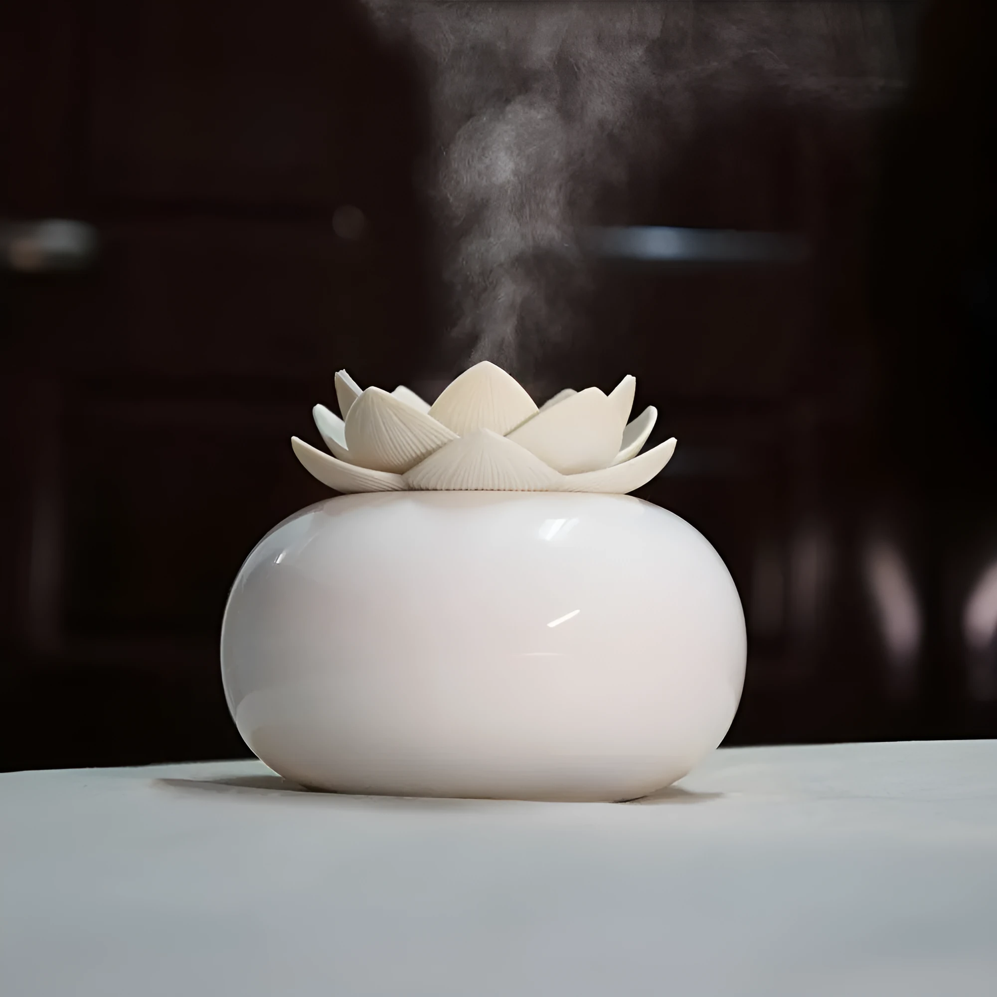 Lotus aromatherapy humidifier with ceramic polished container and PE lotus top, 100x85mm, 200ml capacity