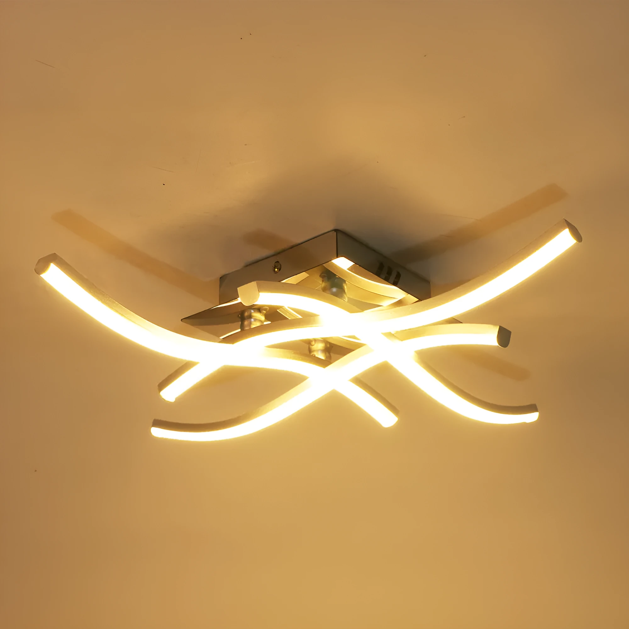 Modern aluminium LED ceiling light with warm and white light options for living room and bedroom