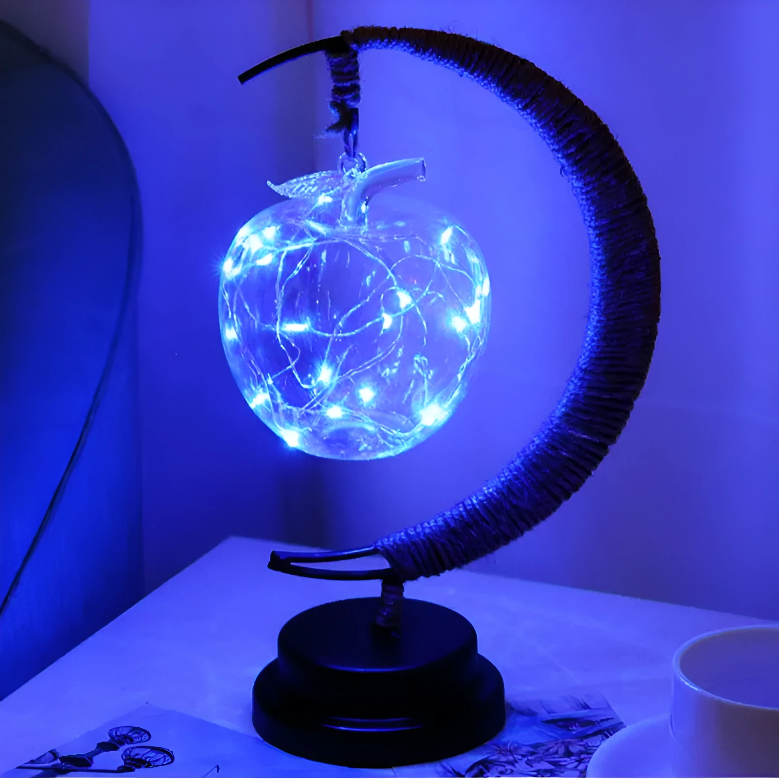 LED string lights with 20 glass pendants in star and ball shapes on a copper wire, 2 metres long, USB powered