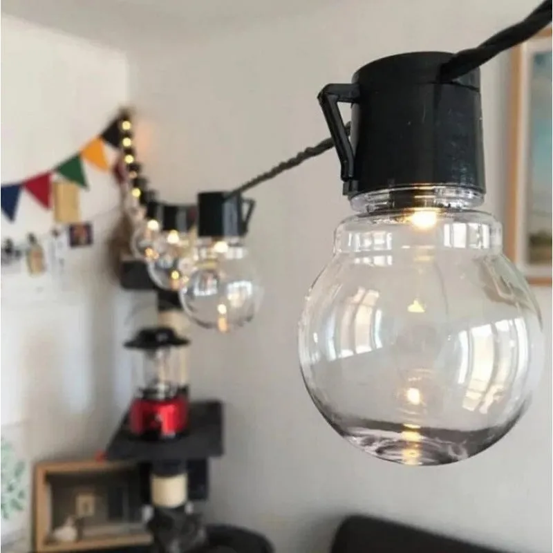 Outdoor solar string lights with 40 plastic bulbs on a 10m string, IP42 rated, for garden and patio decoration
