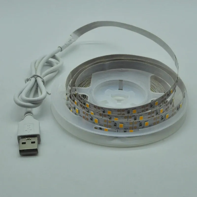 USB LED strip light with 60 SMD2835 LEDs per metre and 3-button controller for TV background lighting
