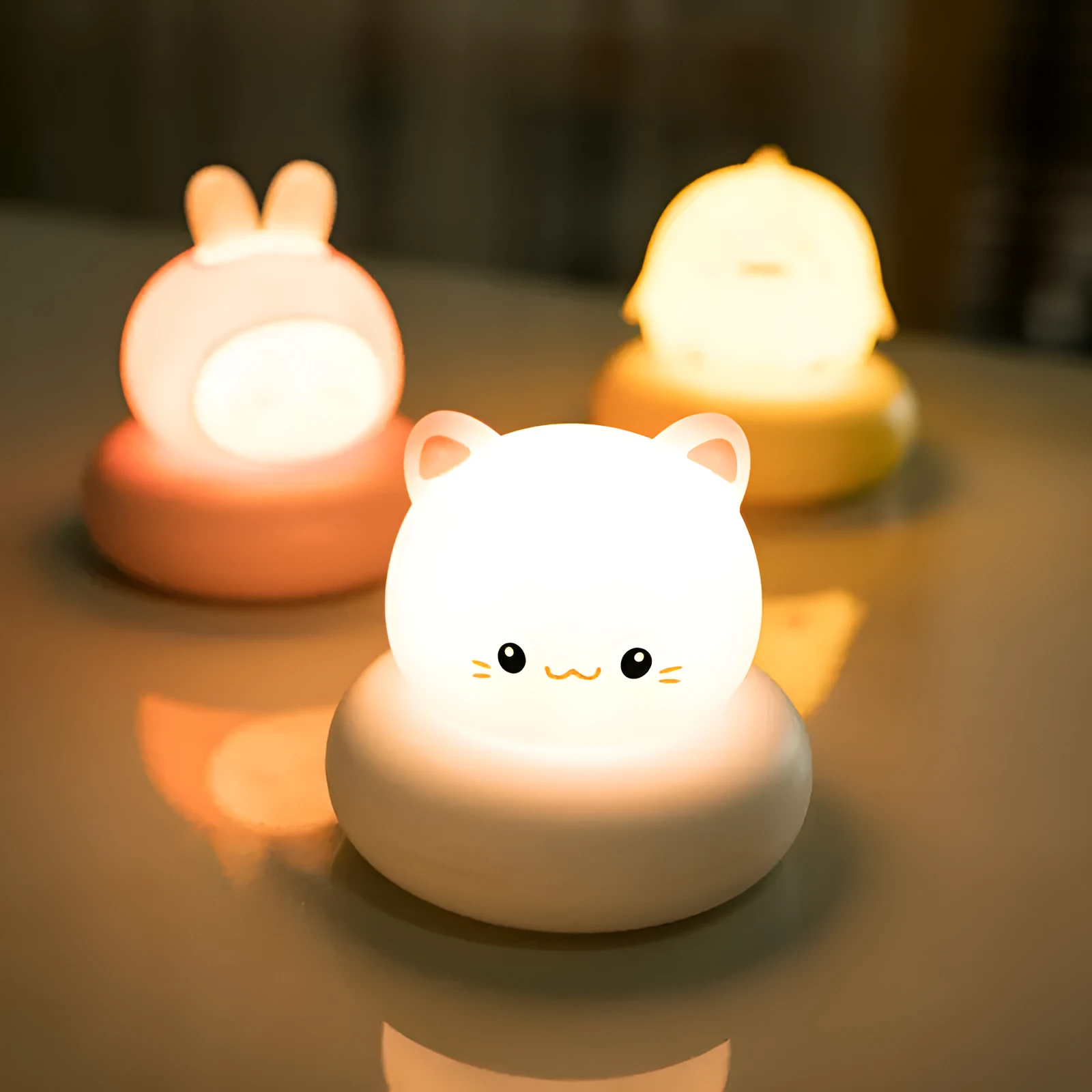Cute pet LED desk lamp with tap control, 83x83x77mm, vinyl shade, 3W battery powered