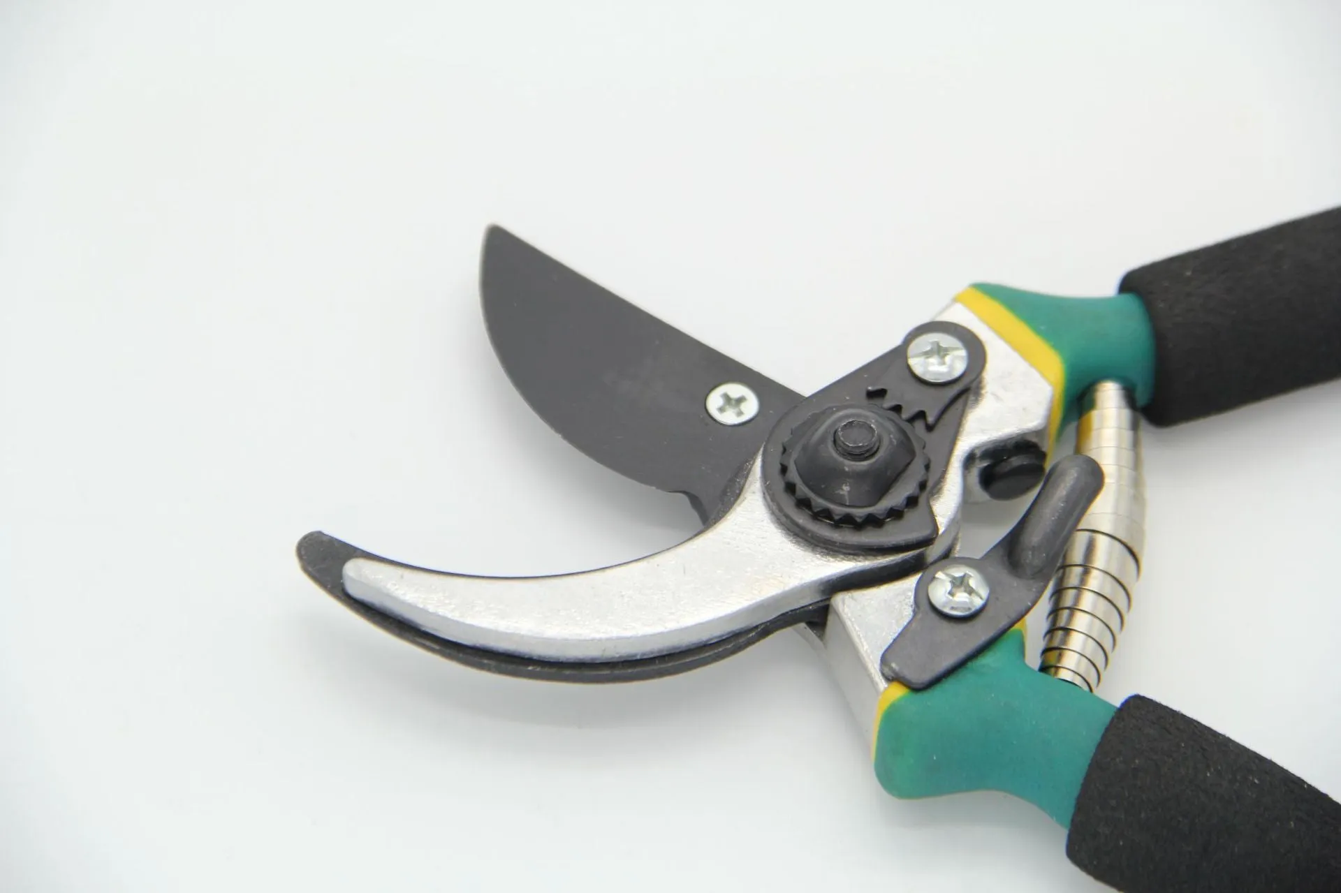 Yellow garden pruning shears with Teflon-coated steel blade and PVC handle, 200mm length
