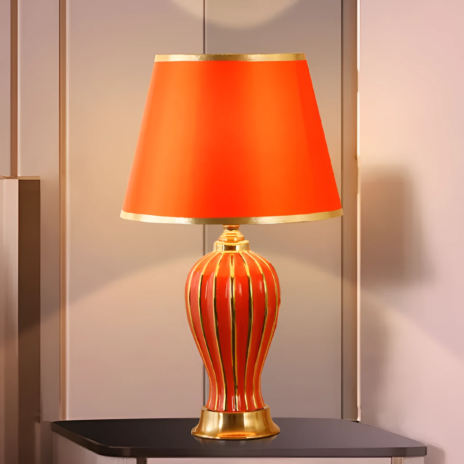 Ceramic table lamp in simple modern style with green diamond pattern and gold edge, bedside lighting use