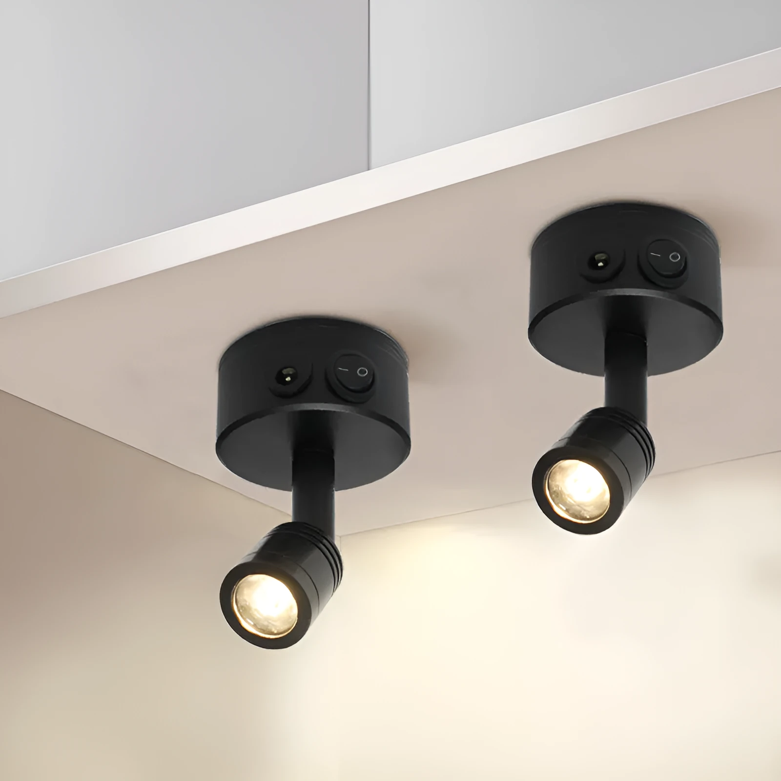 Black rechargeable LED exhibition spotlight with aluminium base and adjustable colour temperature options