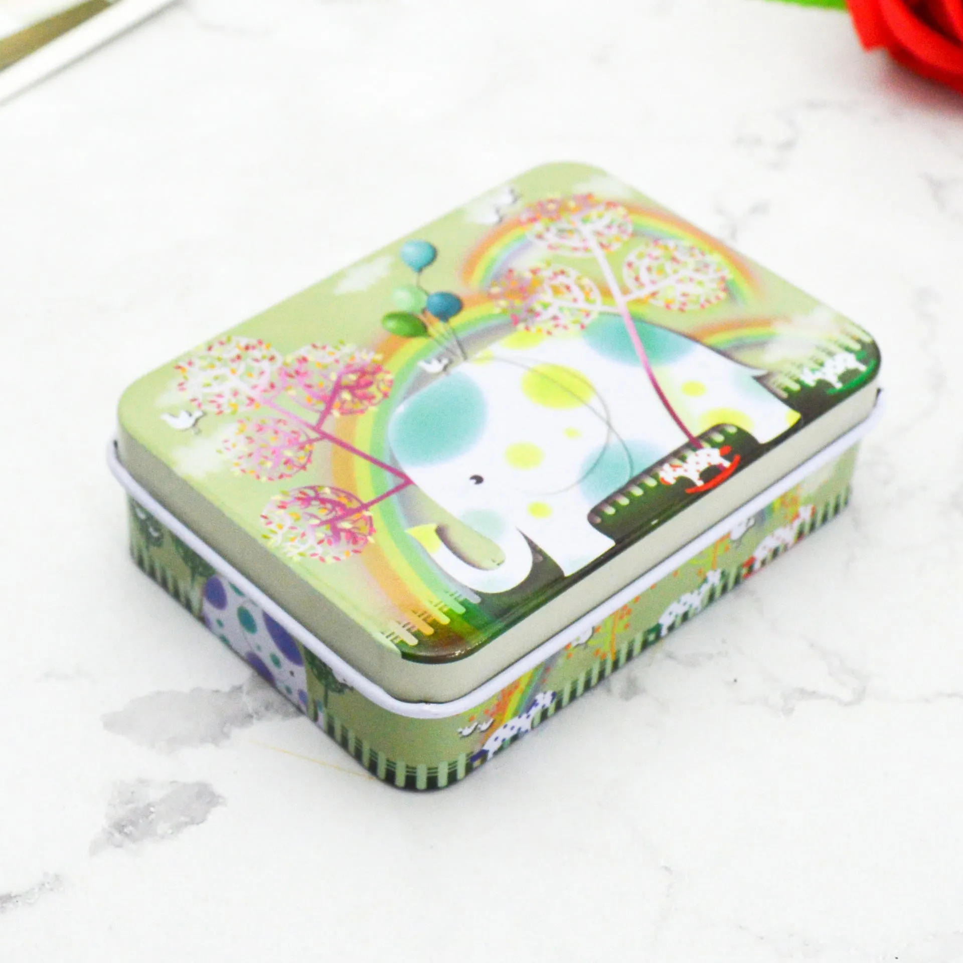 Square tinplate storage box with dimensions 90x65x25mm, available in multiple colours for jewellery and stickers