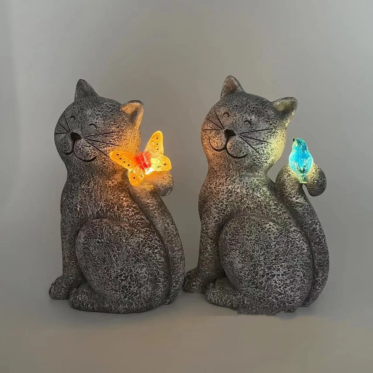 Outdoor solar lamp cute kitten ornament in resin and plastic, size 14x9x21cm