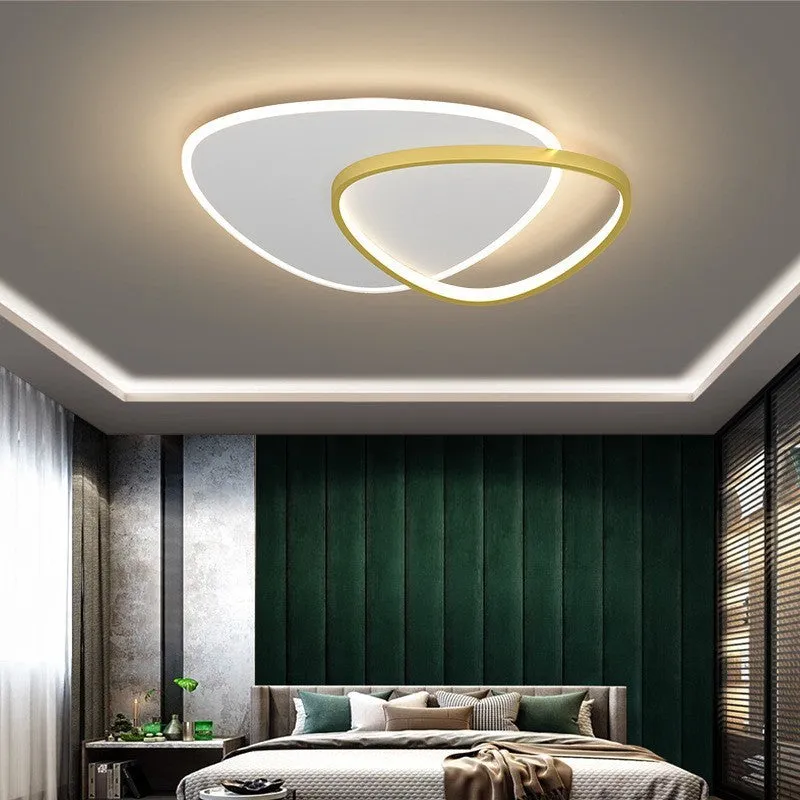 Simple modern round LED ceiling light with dimming, available in White and Black or White Gold finish