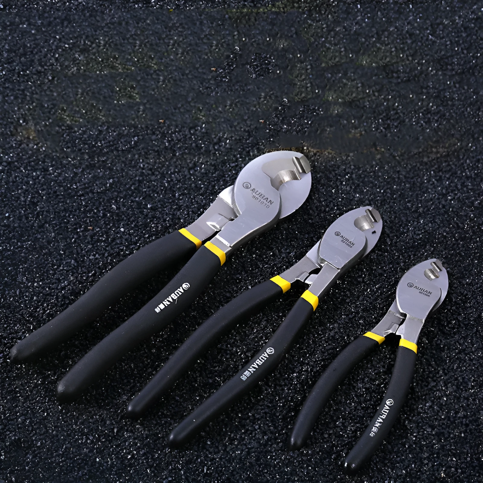 High carbon steel diagonal cable cutter with black PPR handle, oblique mouth, 10 inch size