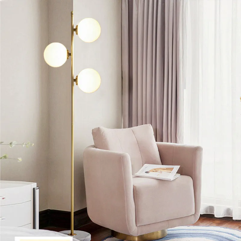 Gold aluminium alloy and glass minimalist vertical floor lamp with LED warm light, 35cm diameter, 155cm height