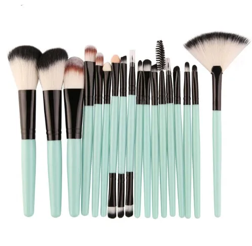 MAANGE 18-piece makeup brush and tool set with fan brushes laid out.