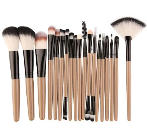 MAANGE 18-piece makeup brush and tool set with fan brushes laid out.