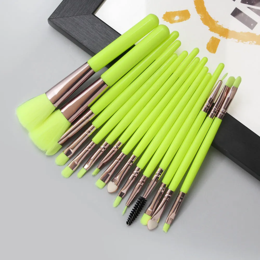 MAANGE 18-piece makeup brush and tool set with fan brushes laid out.