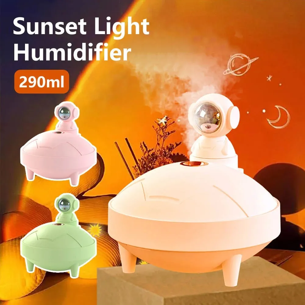 Astronaut sunset lamp humidifier in white with 360-degree rotating head and mist from single fog outlet