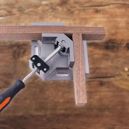 Die-cast aluminium alloy 90 degree right angle welding clamp with chrome-plated rod and anti-slip rubber handle, 70mm max opening