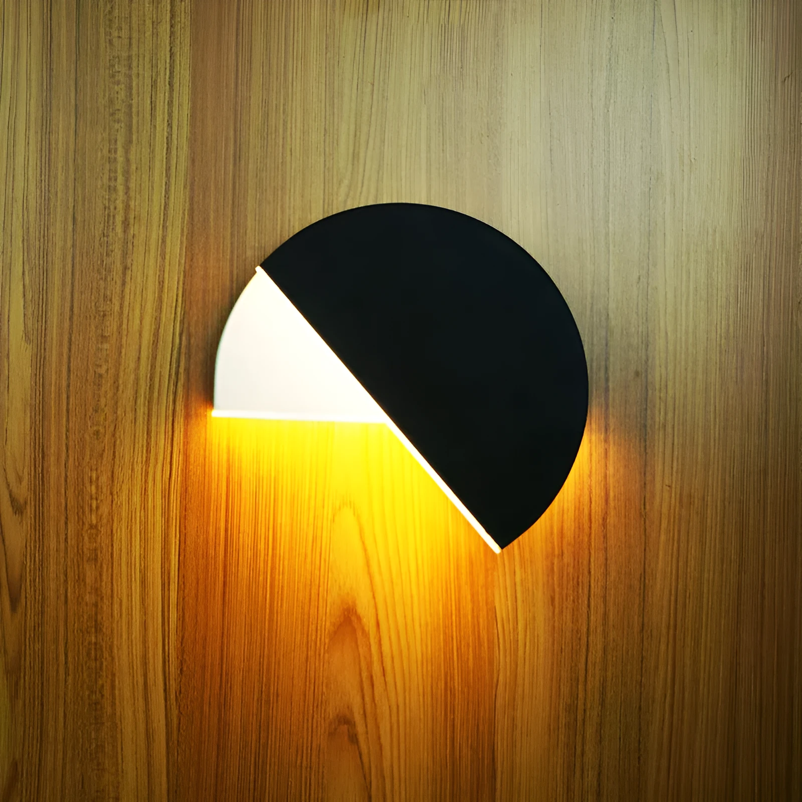 Black wall light bulb for corridor with 220x60mm dimensions and 360-degree rotation