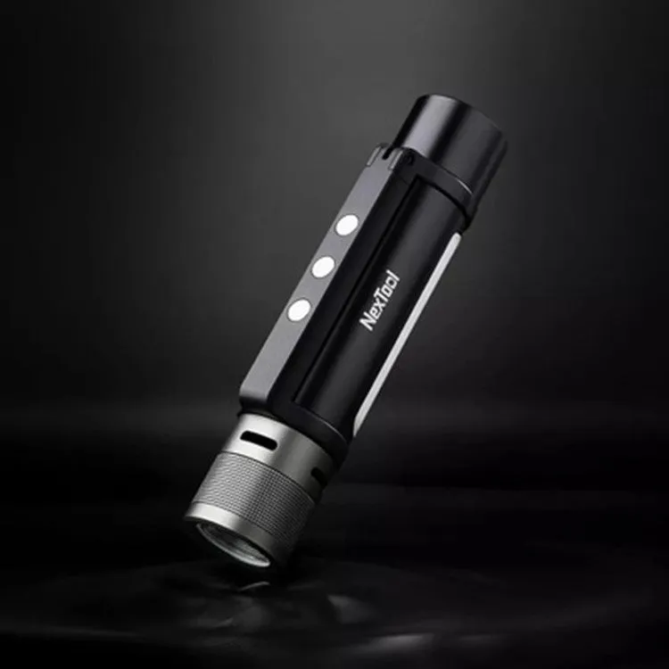 Home long-range portable rechargeable flashlight black aerospace aluminium IPX4 waterproof type-c charging power bank