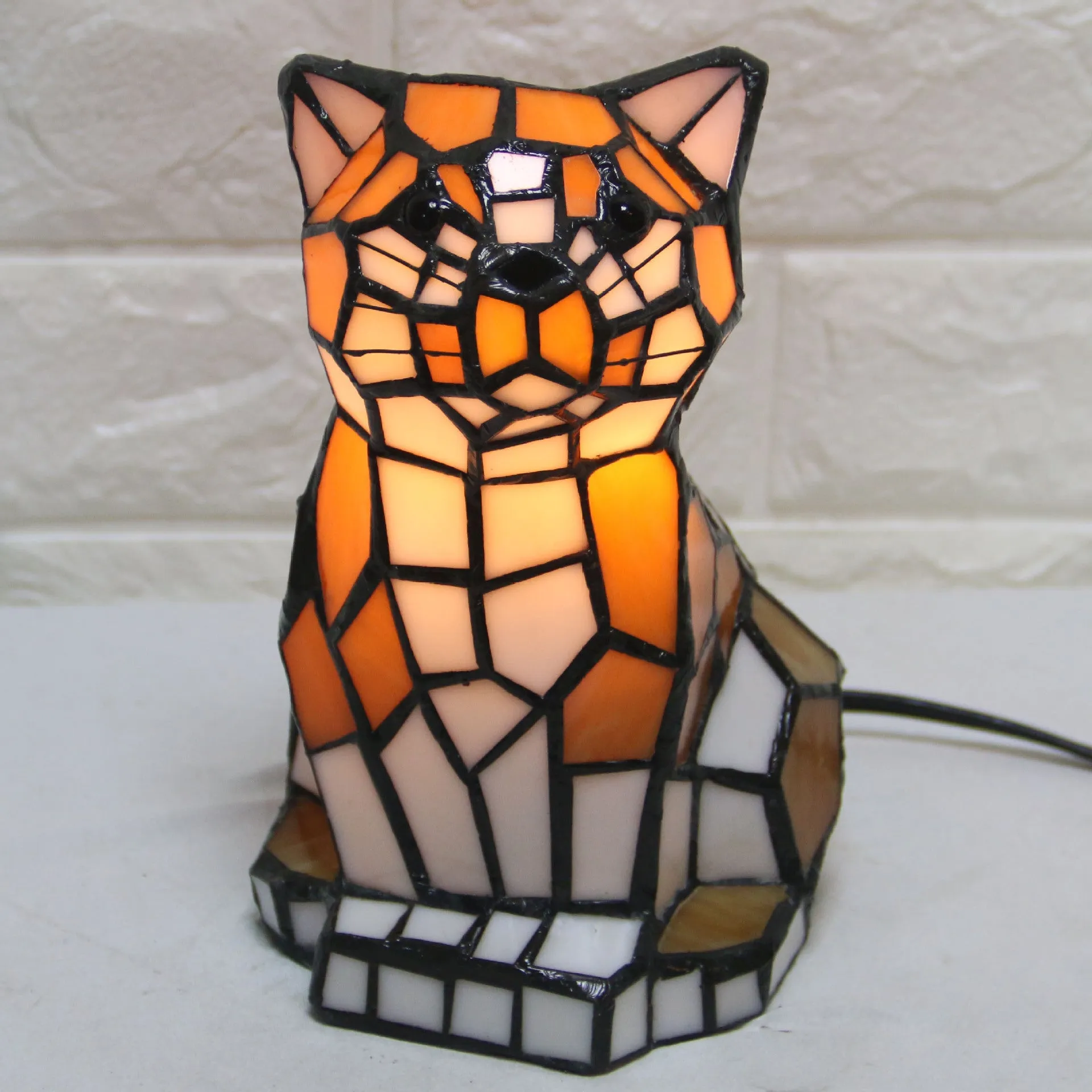 Creative animal table lamp with Tiffany stained glass shade, width 12.5cm height 17.8cm, for bedroom or study
