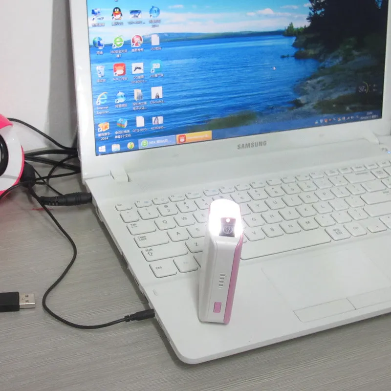 Mini 3LED USB light ultra-thin portable night light in black, with keyring attachment, 24x12x2mm
