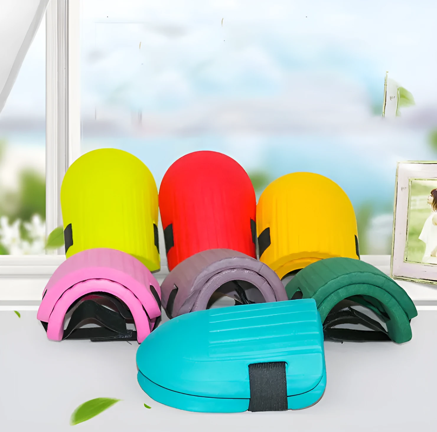 EVA knee pads in five colours showing 19cm length and 15cm width dimensions