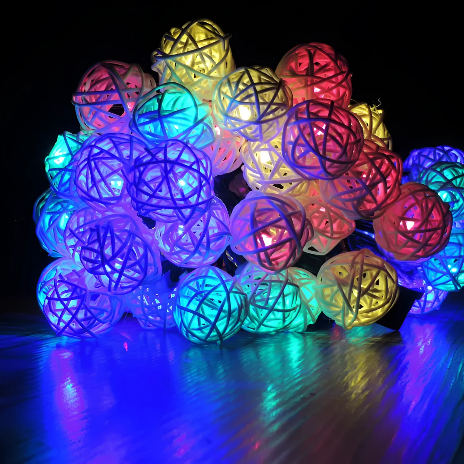 Solar light string with 30 LEDs, 6m length, IP65 weatherproof plastic shell, outdoor garden fairy lights