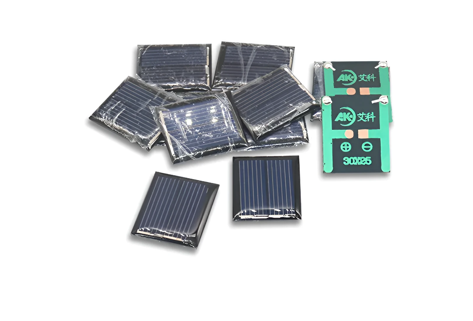 Polycrystalline epoxy solar panel 30x25mm 1V 80mA for small DIY projects