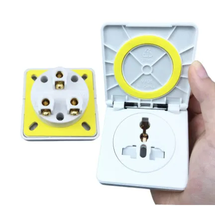 Multifunctional waterproof electromechanical socket for RV industry in black, 100-250V 10A 2500W
