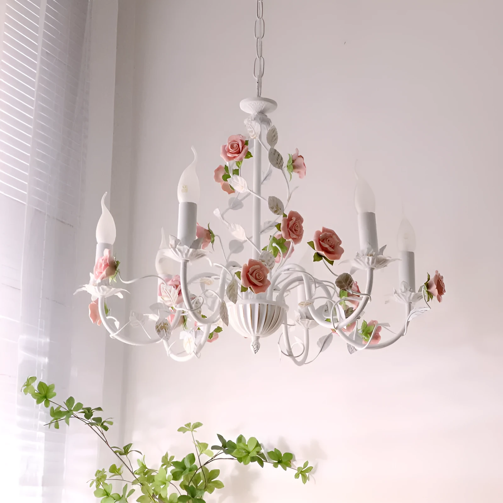 Pastoral bedroom chandelier with wrought iron flowers and plants in French retro princess style