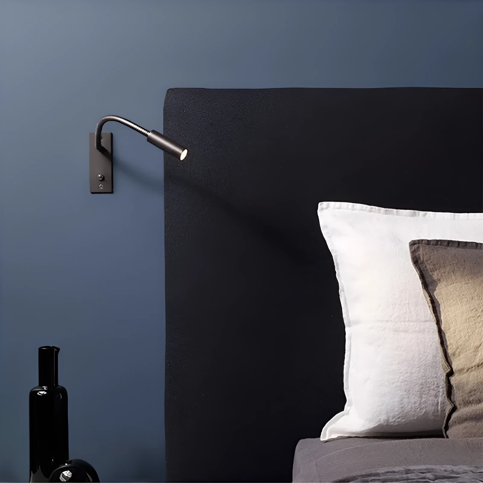 Embedded aluminium wall lamp in sand nickel finish for bedside use with warm LED light