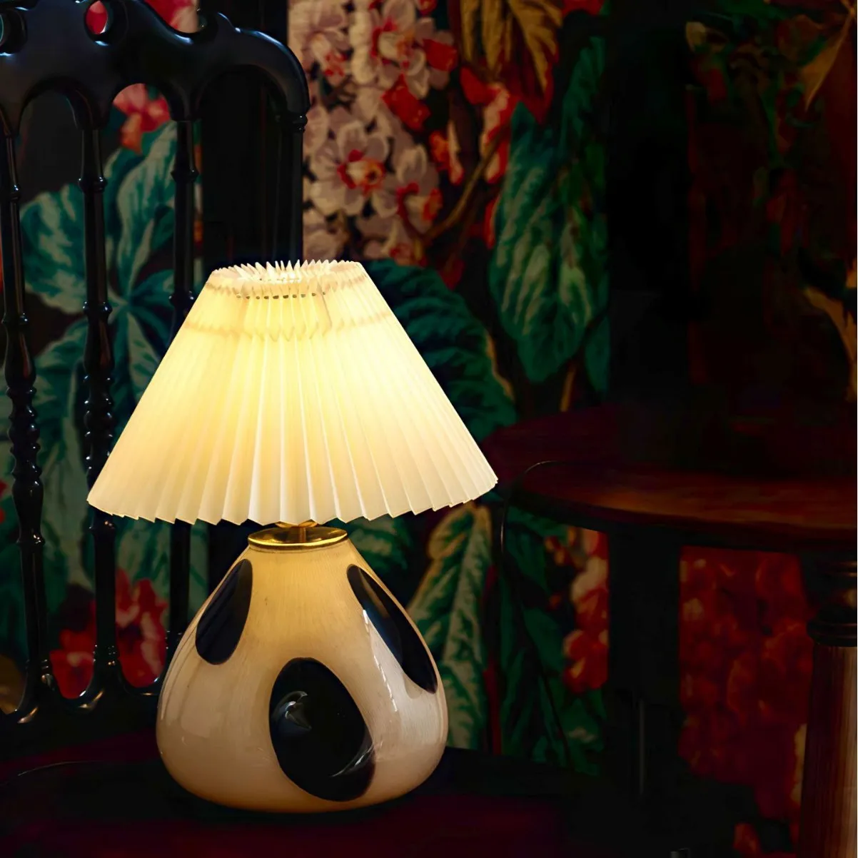 Nordic ceramic dimming table lamp with Panda design for bedside use