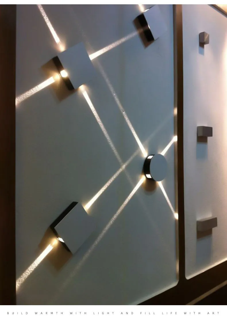 Modern square and round aluminium LED wall light in warm white or white light colour