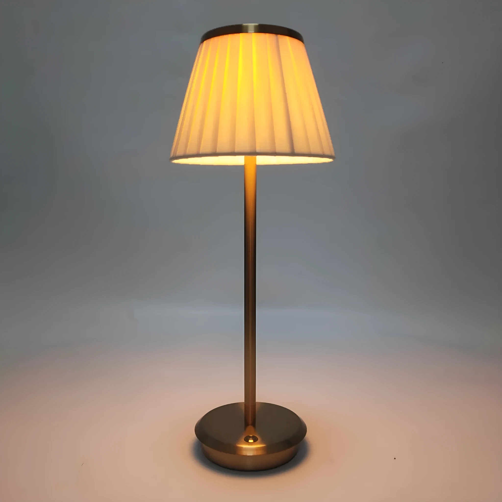 Gold finish alloy desk lamp with 3W LED and Type-C charging port
