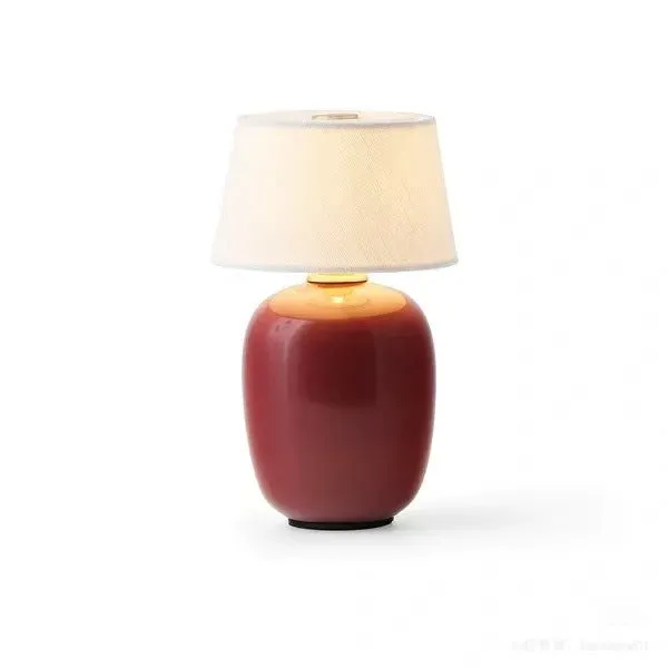 Wireless bedside charging lamp with built-in 1800mA battery in black