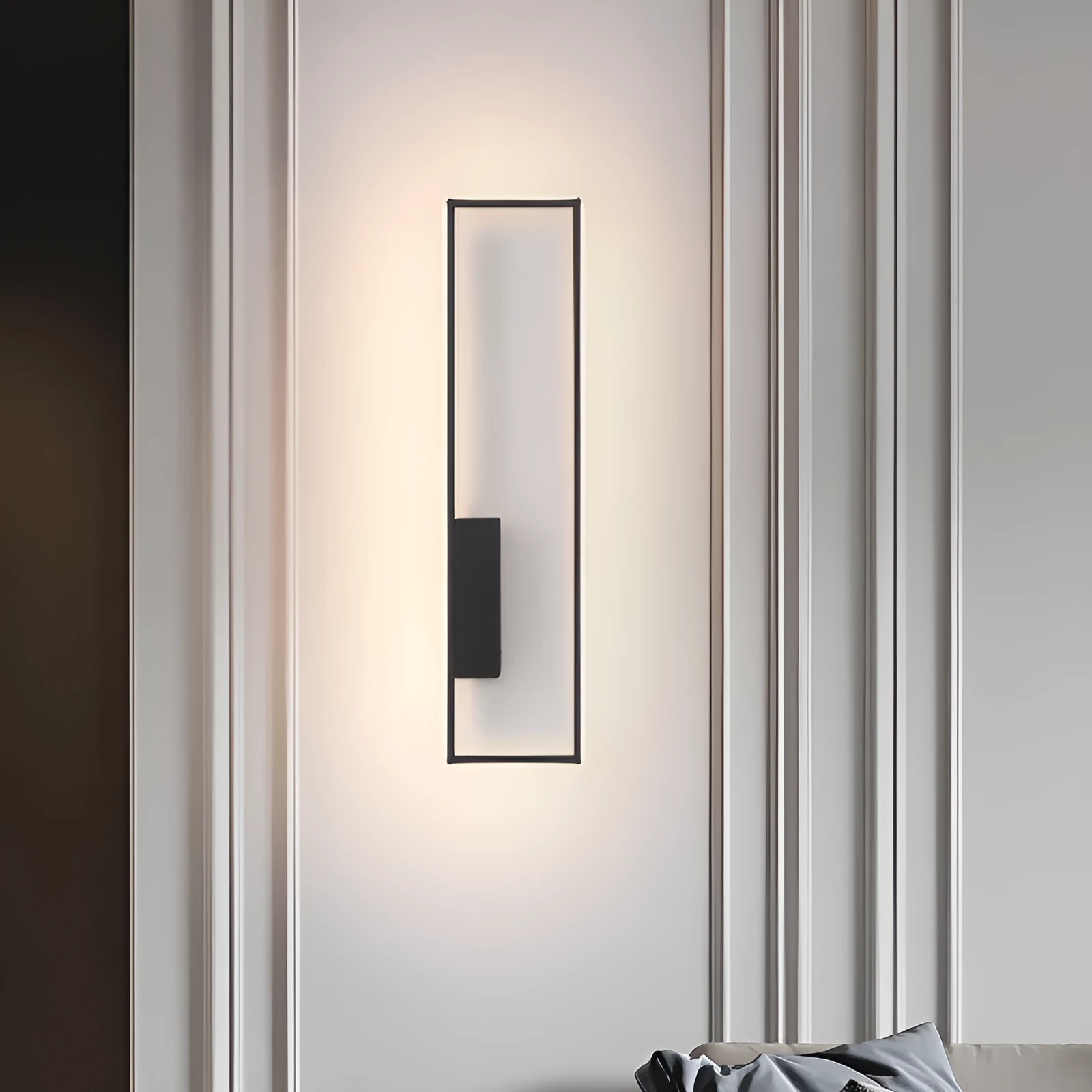 Small LED Nordic minimalist wall lamp in black finish, iron body, single head