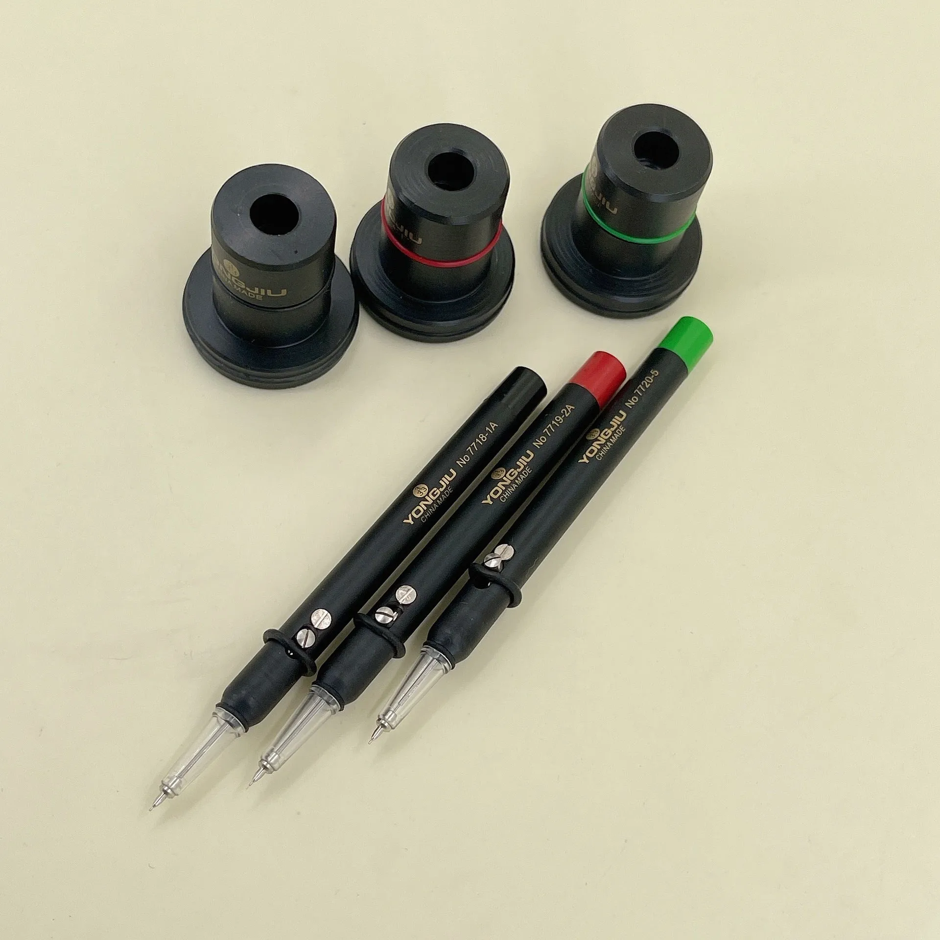 Watch repair oiling pen with precision tip for mechanical watch component lubrication