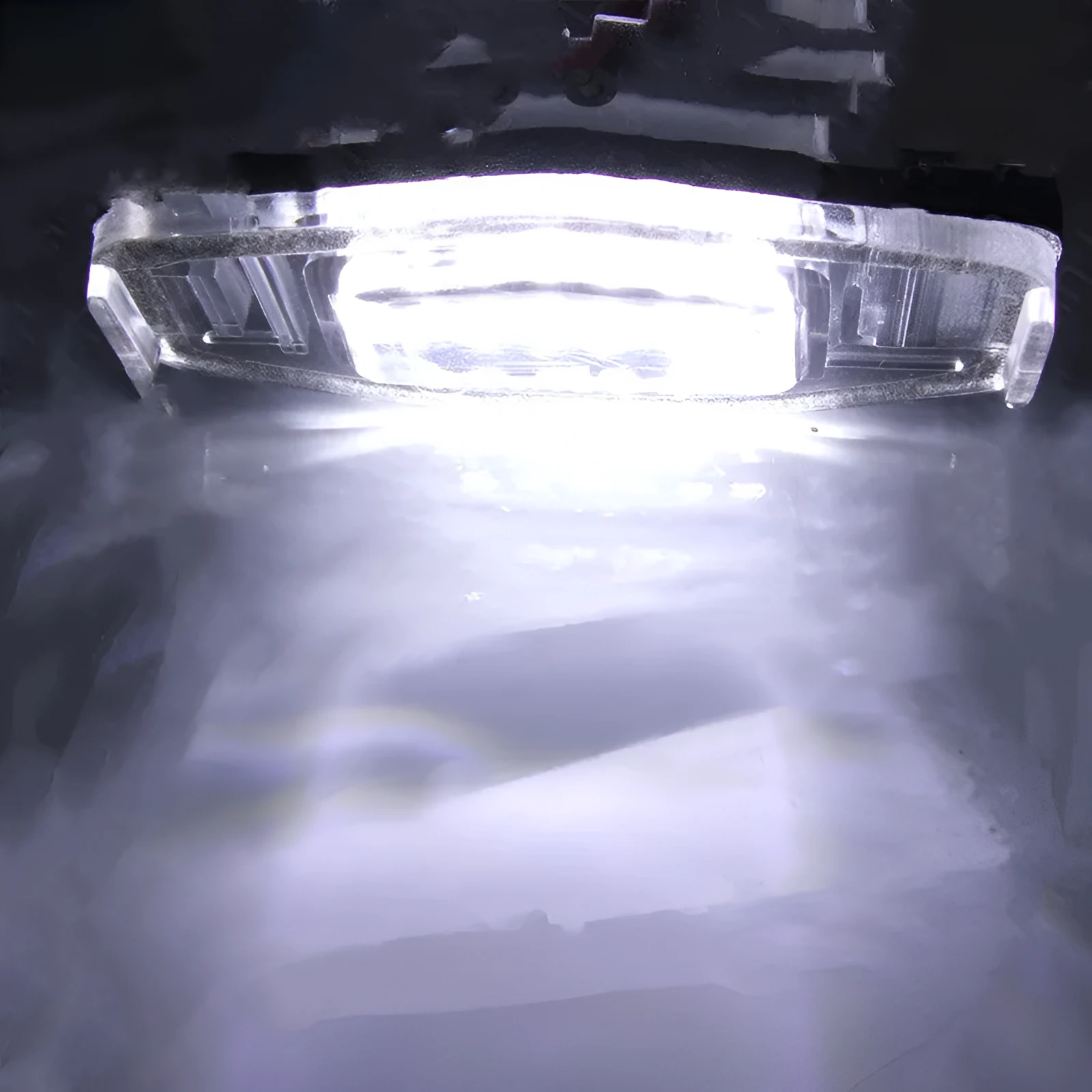 White LED licence plate light bulb for Honda Civic with plastic housing