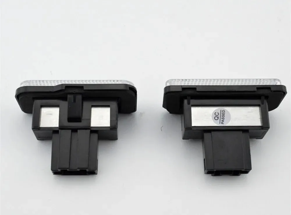 Mercedes-Benz LED licence plate light with 18 SMD LEDs and PC housing