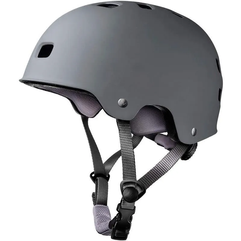 Solid colour skateboarding helmet for children and teenagers, shown in various sizes and colours including red, blue, and black.