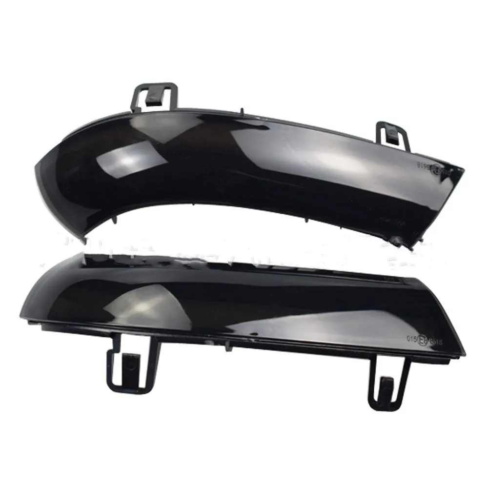Volkswagen dynamic running water turn signal light unit for Golf MK5 and compatible models.