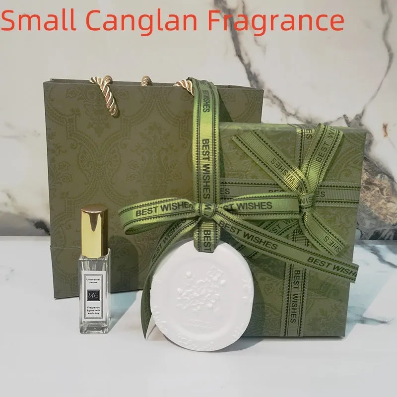Car aromatherapy pendant set with stone diffuser, 10ml essential oil bottle, gift box, and handbag.