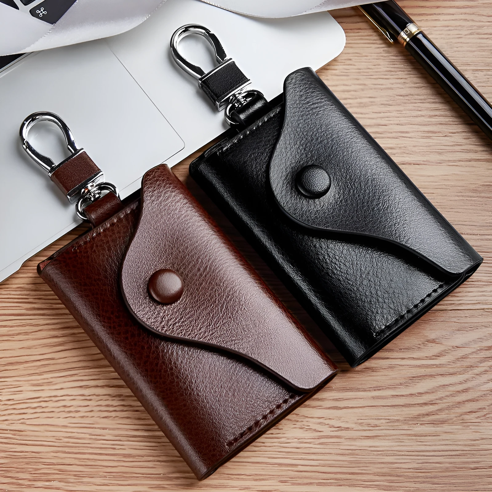 Men's genuine leather keychain card holder in square vertical design with key organisation system
