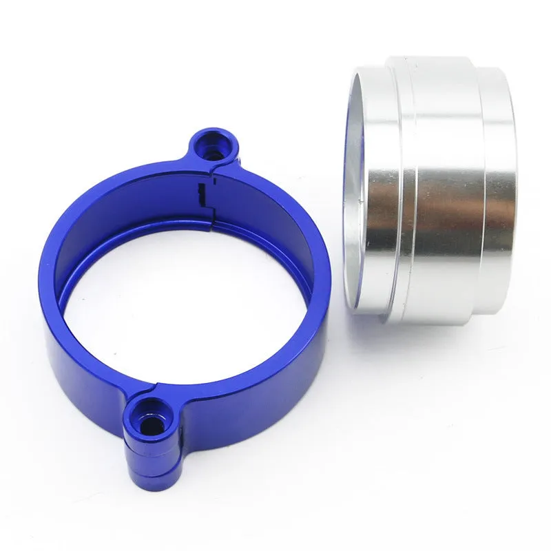 Aluminium high-pressure clamp for turbocharger exhaust pipe in black, blue, or red.