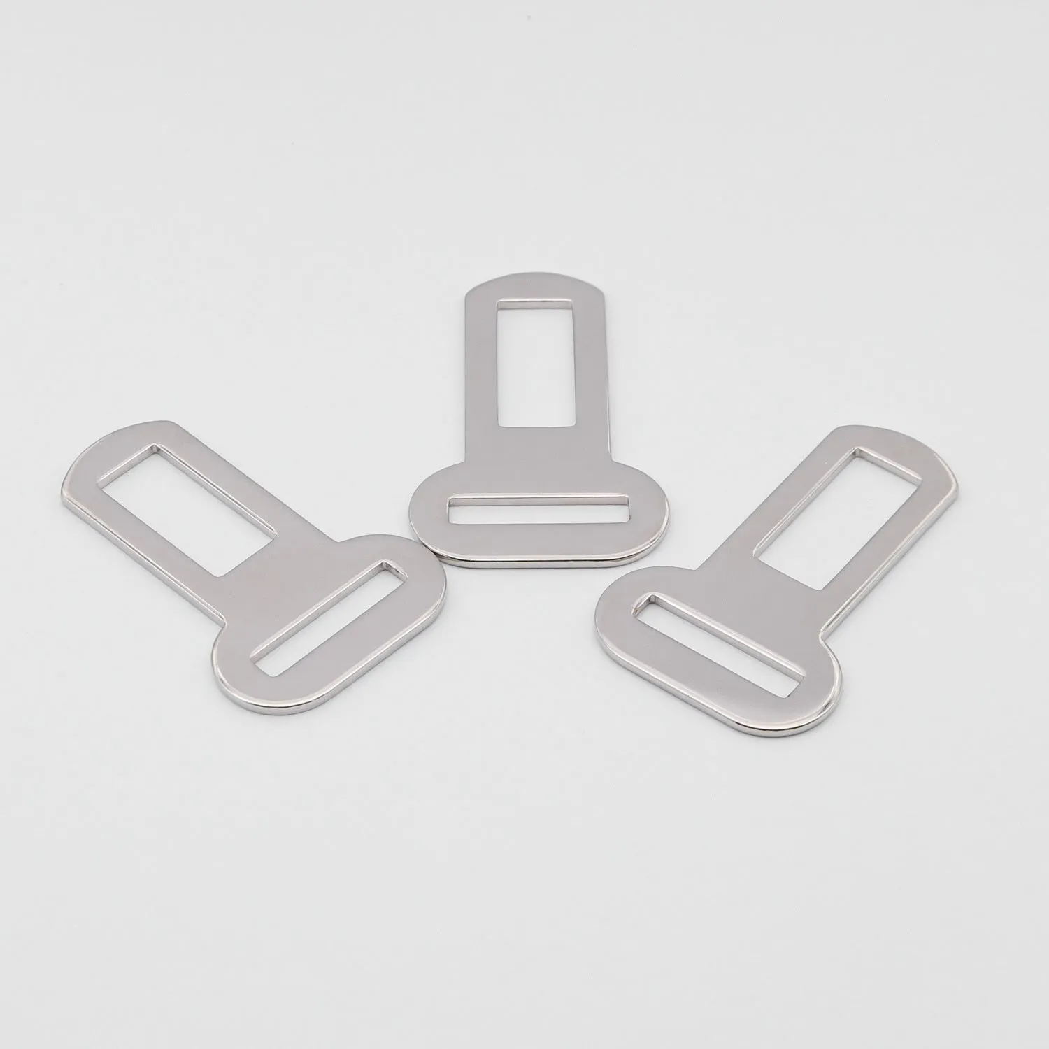 26mm silvery stainless steel quick-release pet safety buckle for leads and harnesses.